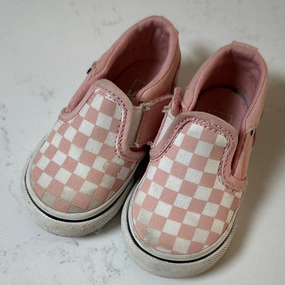 Vans Girls Slip-On Checkerboard Sneakers in Pink